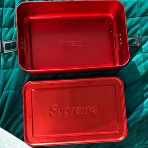 Supreme tin container